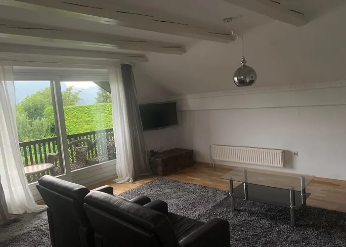 Ivana B アパート レスツェ